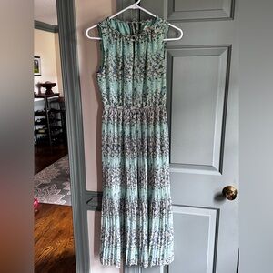 Sleeveless Pleated Floral Midi Dress in Light Aqua